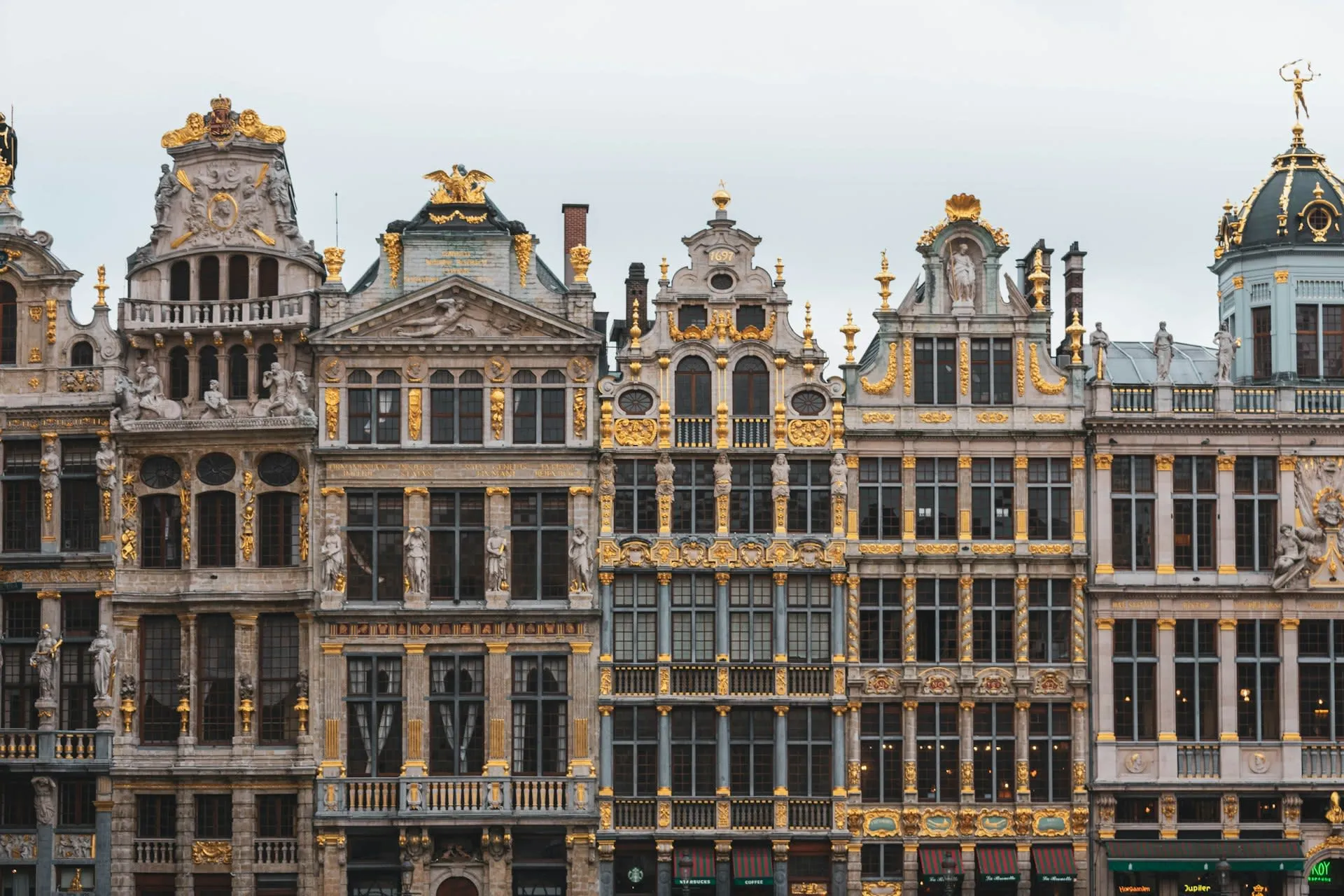 Vergulde gevels van de gildehuizen aan de Grote Markt van Brussel